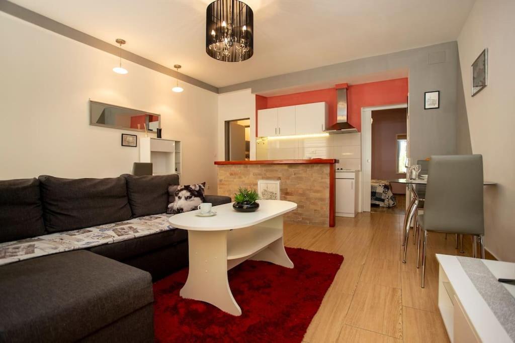 Appartement Apartman Den,Rovinj Oaza U Centru Grada I Besplatnim Parkingom Extérieur photo