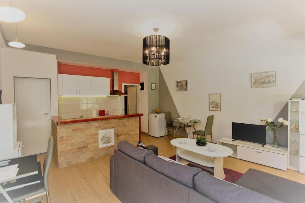 Appartement Apartman Den,Rovinj Oaza U Centru Grada I Besplatnim Parkingom Extérieur photo